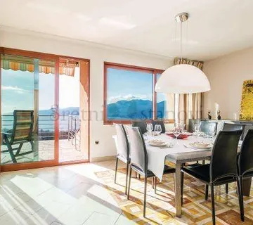 Martinkovac, dvoetažni stan u kući s bazenom, 200 m2 - Rijeka
