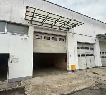 IZNAJMLJUJE SE SKLADIŠTE – 1.700 m² – TRNJE - Zagreb