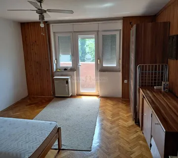 Maksimir, Ružmarinka Garsonijera – 27,10 m² s balkonom - Zagreb