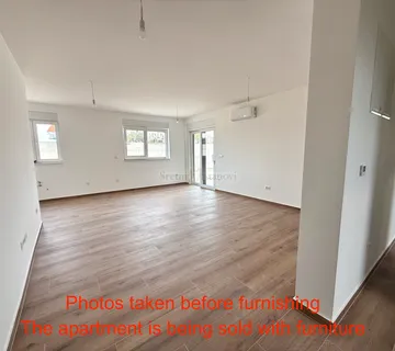 Stan Vodice, PRILIKA, novonamješteno, 2S+DB, okućnica, parking - cover