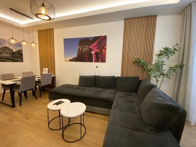 Centar, luksuzni stan za najam, 83 m2, 2S+DB - cover