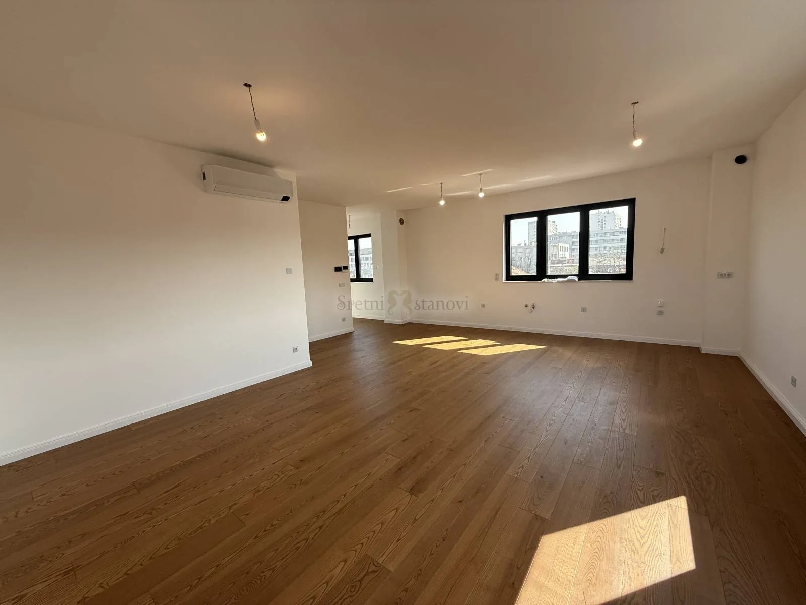 Luksuzni uredski penthouse 188 m² (Zagreb)– terasa, garaža, VIP lift - cover