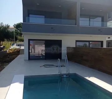 Stan Novalja, prizemlje, 2S+DB, privatni bazen , terasa - cover