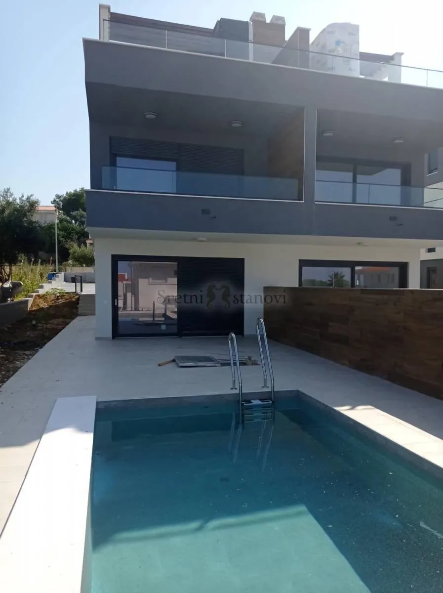 Stan Novalja, prizemlje, 2S+DB, privatni bazen , terasa - cover