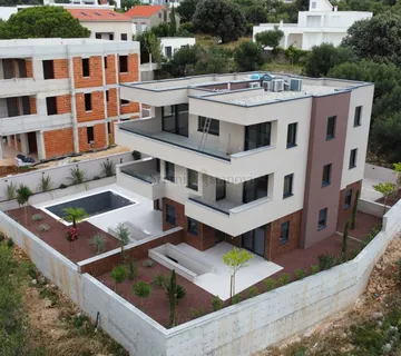 Stan Jakišnica, 3S + DB, penthouse, pogled na more - cover