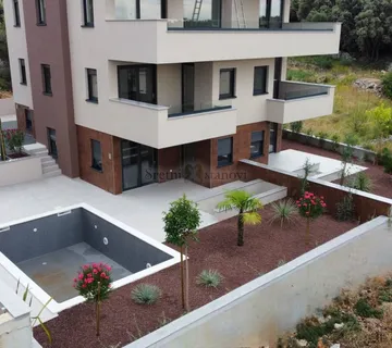 Stan Jakišnica 2S +DB, bazen, okućnica - cover