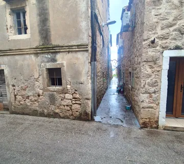 Autohtona kuća za renovaciju Murter, blizina mora, centar - cover