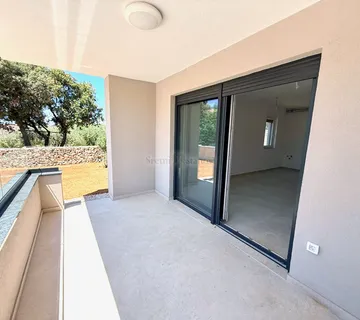 Stan apartman Mandre, 2S+DB, blizina mora, otok Pag, novogradnja, vrt - Mandre, Kolan