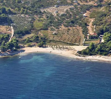 Zemljište Mirca, Supetar, otok Brač, 1. red do mora