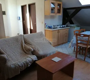 Rukavac, kuća za djelatnike s četiri stana, režije u cijeni. - Rukavac, Matulji