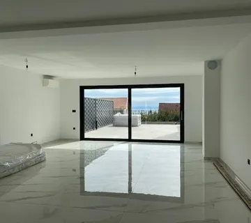 Kuća, Pobri,171 m2, bazen, tri parkirna mjesta - Pobri, Opatija
