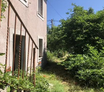 POBRI, Starina na parceli od 700m2 pogled na more - cover