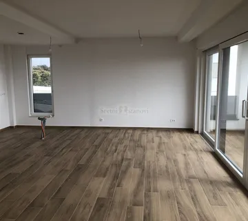 Stan Mandre 150m2, 3S+DB ,  bazen , pogled na more - cover