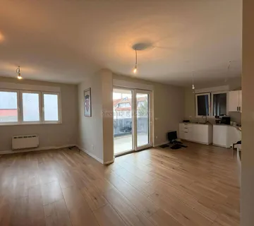 Prostrani stan 101,00 m2, Zagreb (Rudeš) - cover