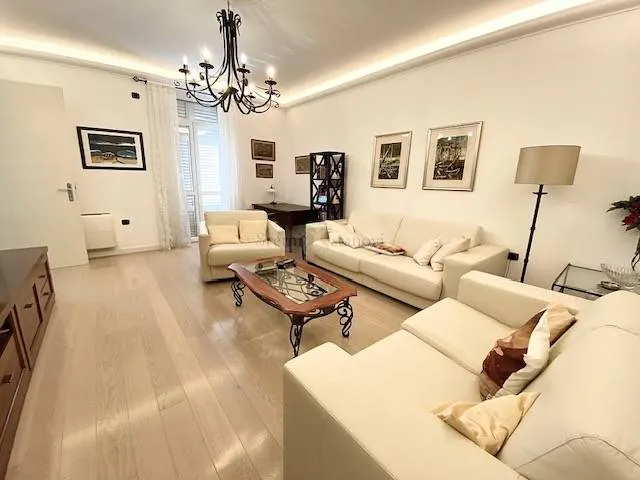 Rijeka, najam , Centar, 93 m2, 2S+DB, lijepi stan s balkonom - cover