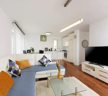 Stan Zadar, Diklo, parking, vrt, blizina mora - cover