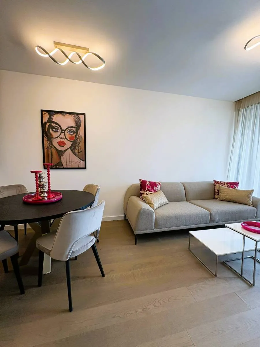 Prvo useljenje, moderan stan na Sveticama +GM - cover