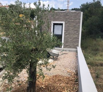 Kostrena, novogradnja, Kuća sa 2 stana, bazenom i depadansom - cover