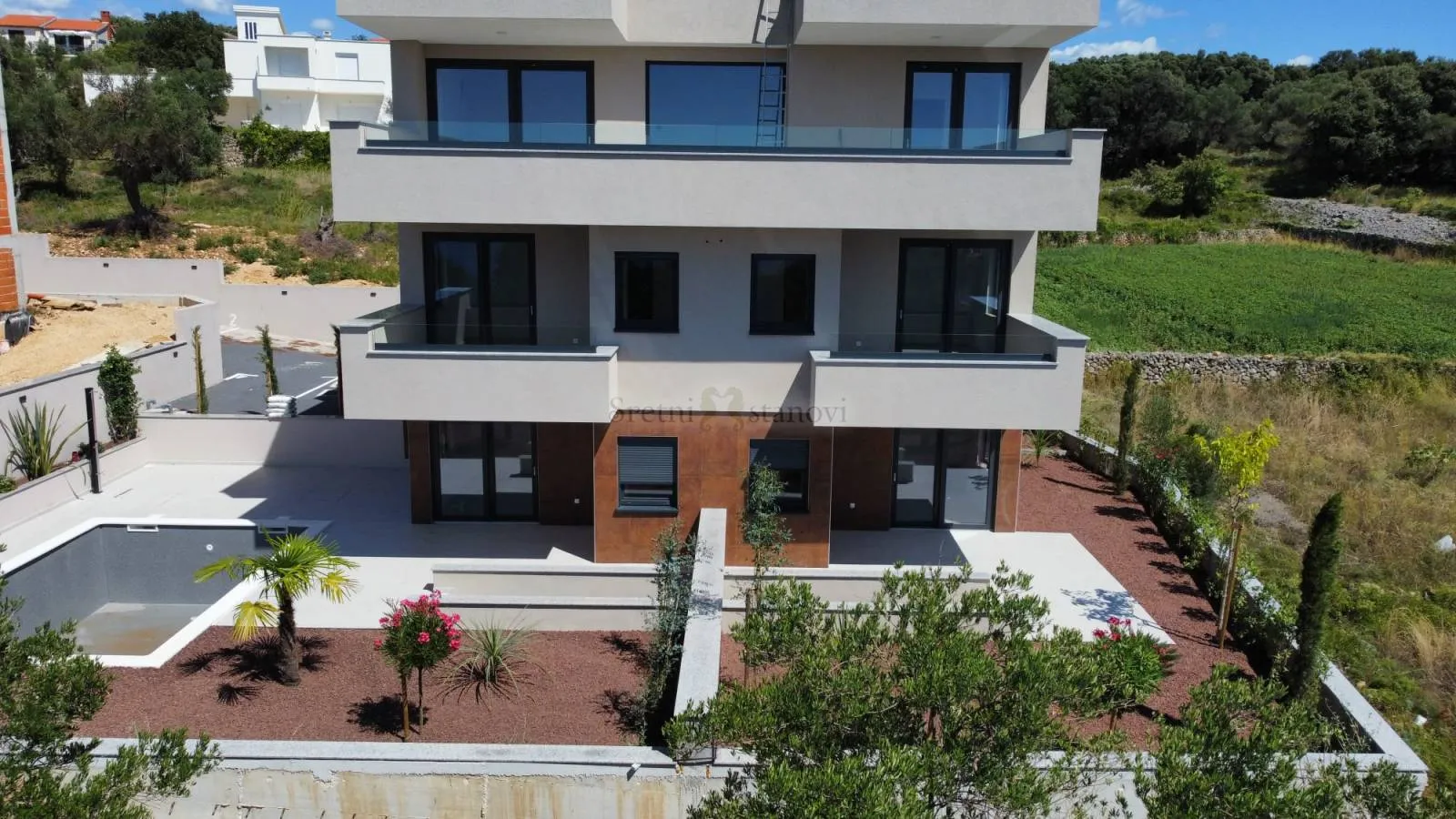 Stan Jakišnica, 2S + DB, blizina mora  - cover