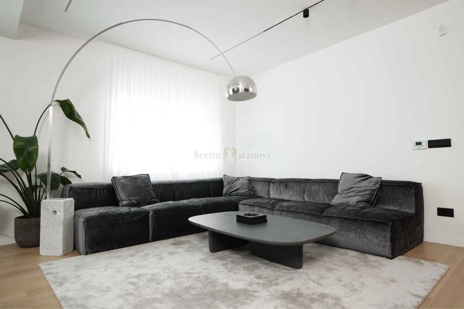 Eksluzivan stan za najam na Srebrnjaku - cover