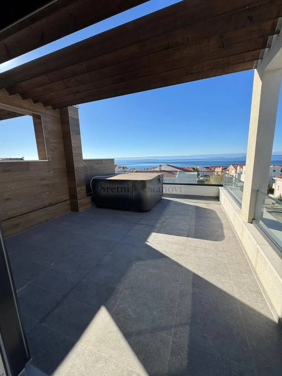 Luksuzni dvoetažni stan Novalja, novogradnja - cover