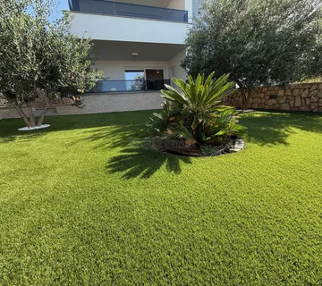 Apartman  Novalja (2s+db) , okućnica , parking - cover