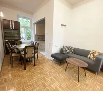 Opatija, 69 m2, 2S+DB, lijepa lokacija s parkingom - cover