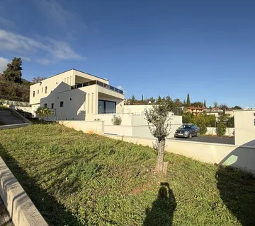 RIVIJERA OPATIJA, NOVOGRADNJA, VILLA sa 2 stana, bazen, pogled  - cover