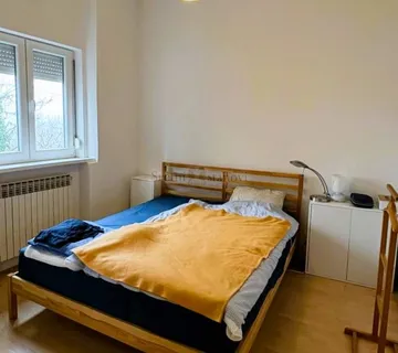 Stan za prodaju, Ilirski trg, Zagreb - cover