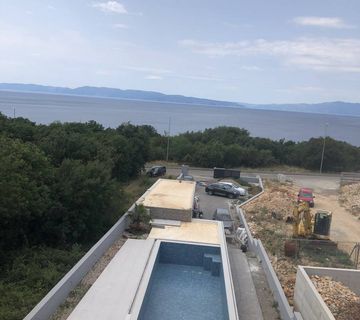 Kostrena, najam, nova kuća sa 2 stana, bazenom i depadansom - cover
