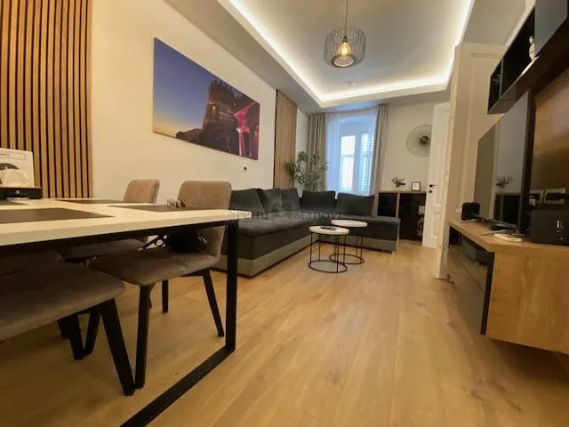 Centar, luksuzni stan za najam, 83 m2, 2S+DB - cover