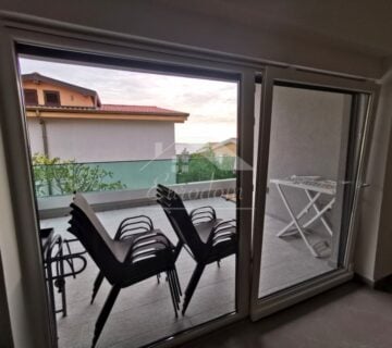 PREDIVAN ČETVEROSOBAN APARTMAN,80m do mora (prodaja) - cover