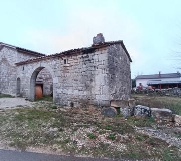 KUĆA ZA RENOVACIJU SA PROJEKTOM, PRODAJA, KAROJBA, 160 M2 - cover