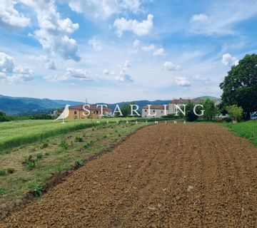 PRODAJA, GRAĐEVINSKO ZEMLJŠTE, MOTOVUN, 1.100 M2 - cover