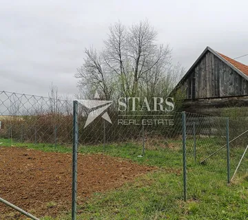 Ogulin - Drvena kuća s okućnicom - cover