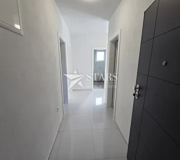 Novi Vinodolski – Moderan 2S+DB stan S4 s pogledom na more