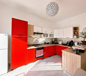 Rijeka ,Zamet, stan s okućnicom! - cover