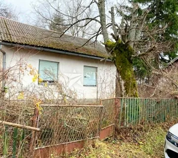 Gospić, Bilaj - Manja kuća sa zemljištem 2144 m2 - cover