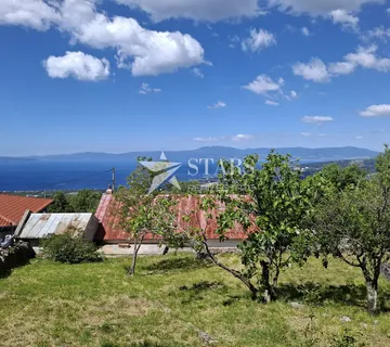 Bakar, Hreljin - Prizemnica s okućnicom, pogled, na 1103m2 građevinskog terena - Ružić Selo, Bakar