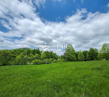 Gorski Kotar, Stari Laz - građevinski teren za dva objekta na brežuljku - cover