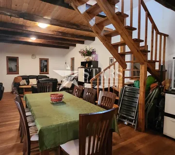 Gorski kotar, Lič, okolica -  hrastova brvnara na osami - cover