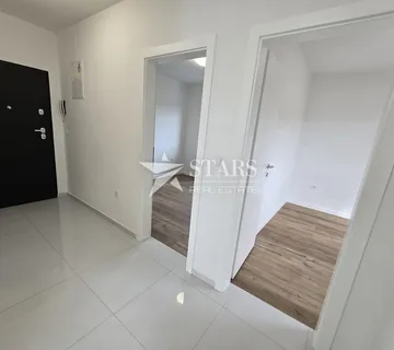 Novi Vinodolski – Moderan 2S+DB stan S6 s pogledom na more