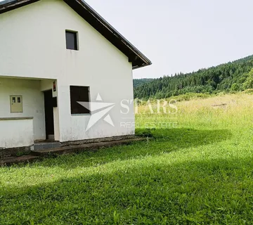 Saborsko , Lička Jesenica - Prizemnica s okućnicom - cover