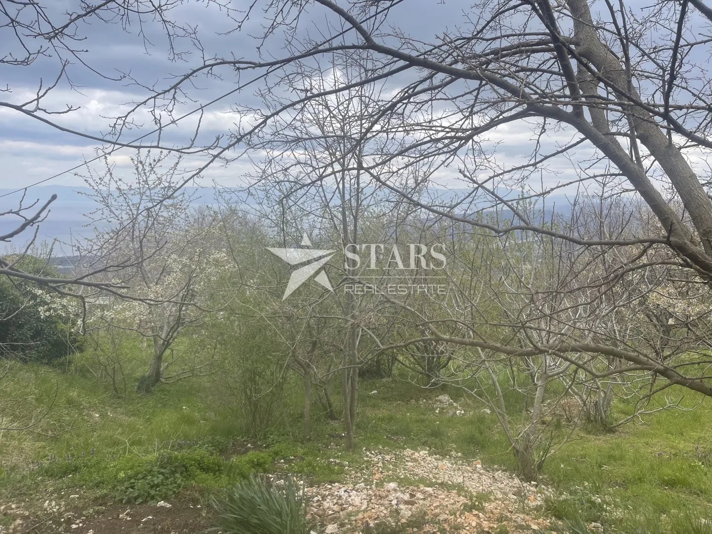 Hreljin, građevinsko zemljište 876m2 s pogledom - cover