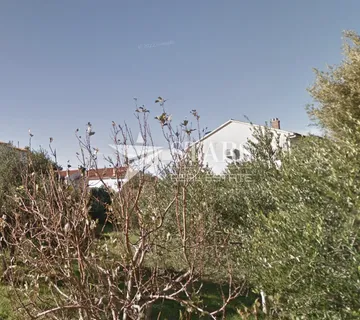 Rab, Banjol - građevinski teren 90 m od mora - cover