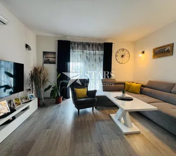 Kukuljanovo, etaža s okućnicom! - cover