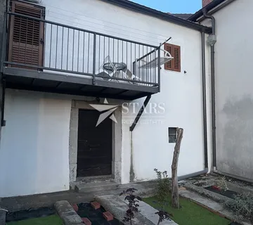 Čavle, Cernik, Kuća u nizu sa okućnicom - cover