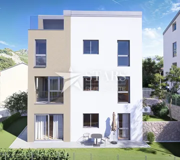 Novi Vinodolski, Povile - rijetkost na tržištu stan s okućnicom 30 m od mora - cover