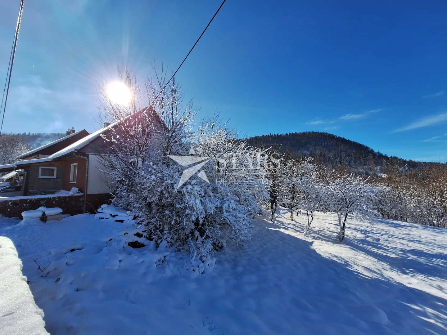 Gorski kotar, Lokve, kamena kuća pokraj jezera - cover