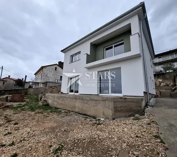 Rijeka, Gornja Vežica - Obnovljena kuća, 3 stana, s pogledom! - cover